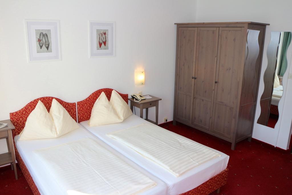 Hotel Gasthof Kasino Villach Quarto foto