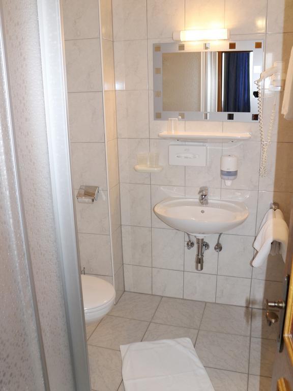Hotel Gasthof Kasino Villach Quarto foto