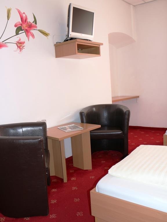 Hotel Gasthof Kasino Villach Quarto foto