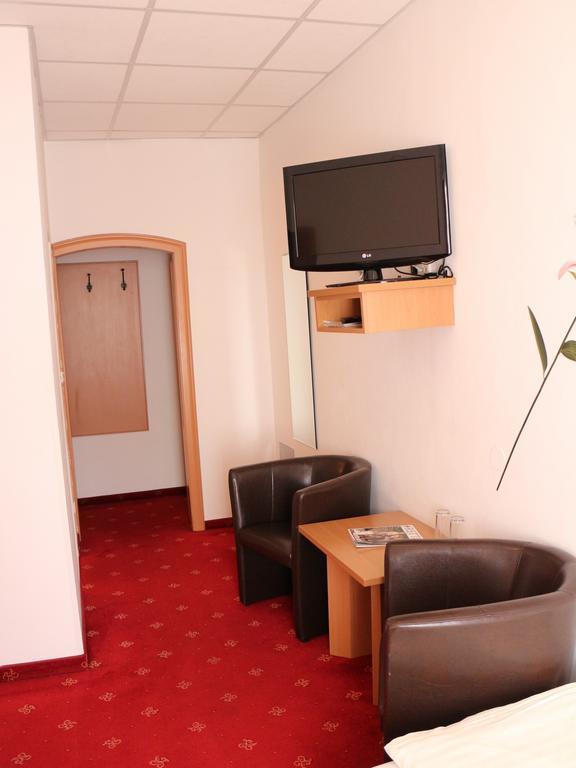 Hotel Gasthof Kasino Villach Quarto foto