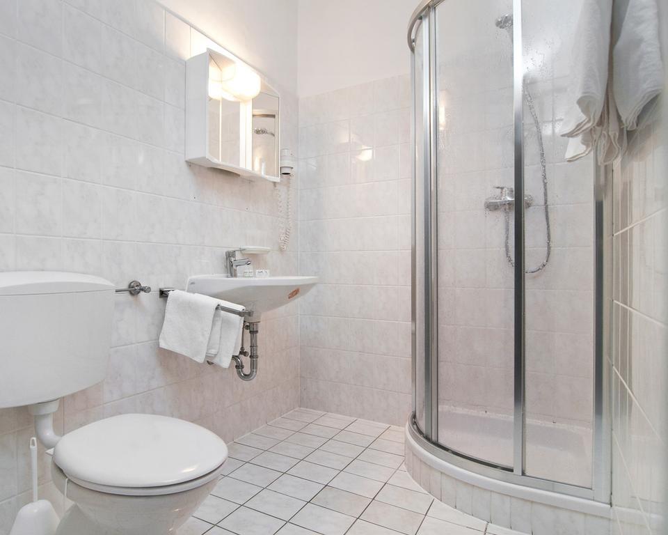 Hotel Gasthof Kasino Villach Quarto foto
